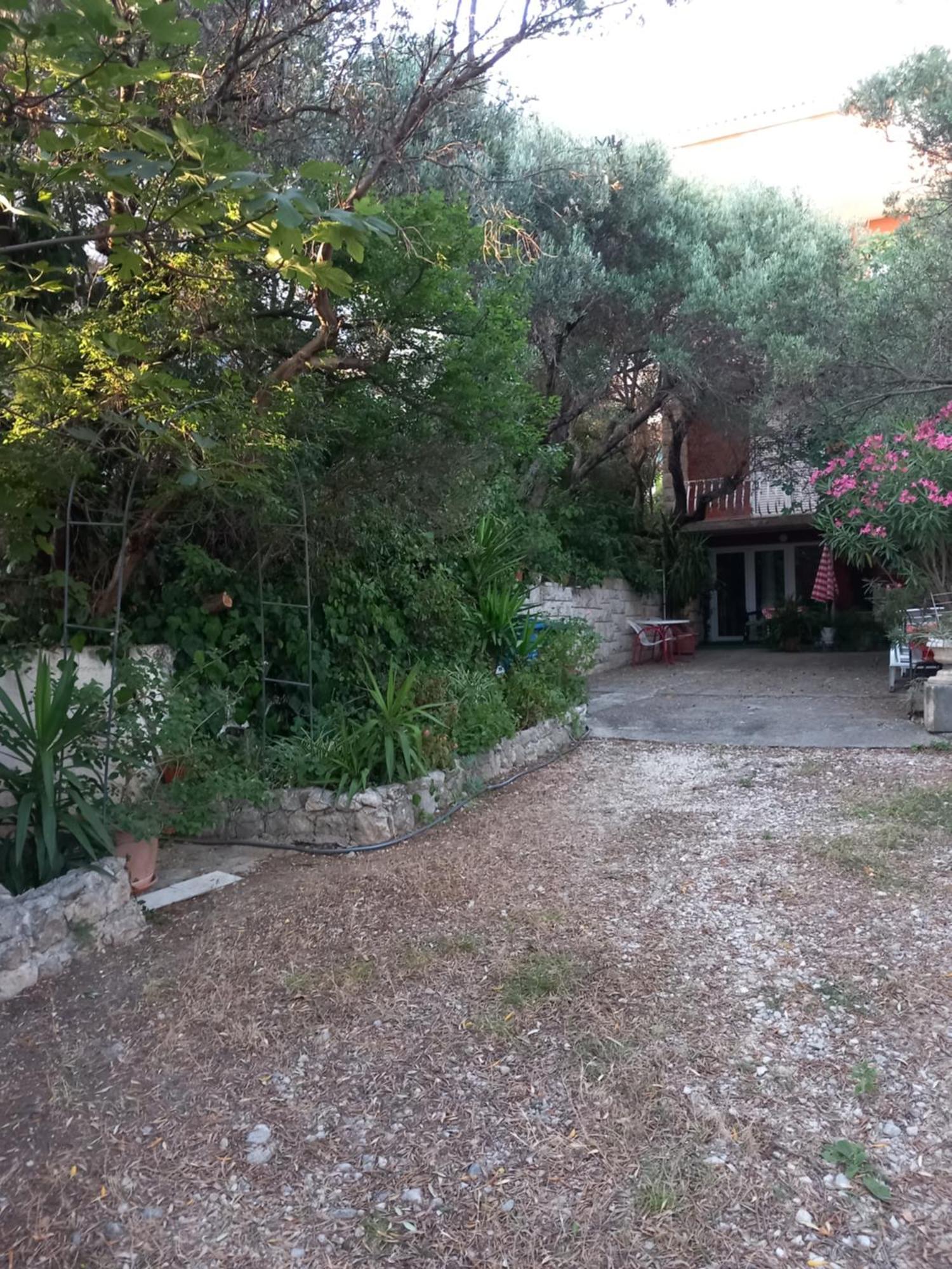 Leo Makarska Exterior foto
